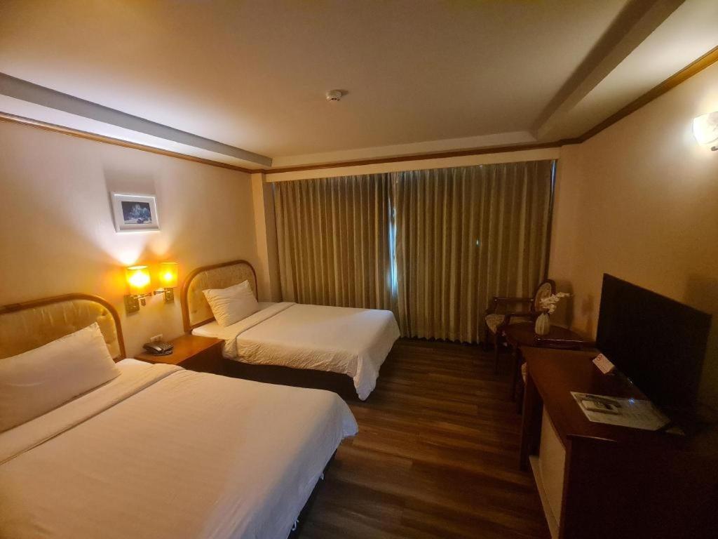 Western Grand Hotel Ratchaburi Ban Bang Kra Exterior photo
