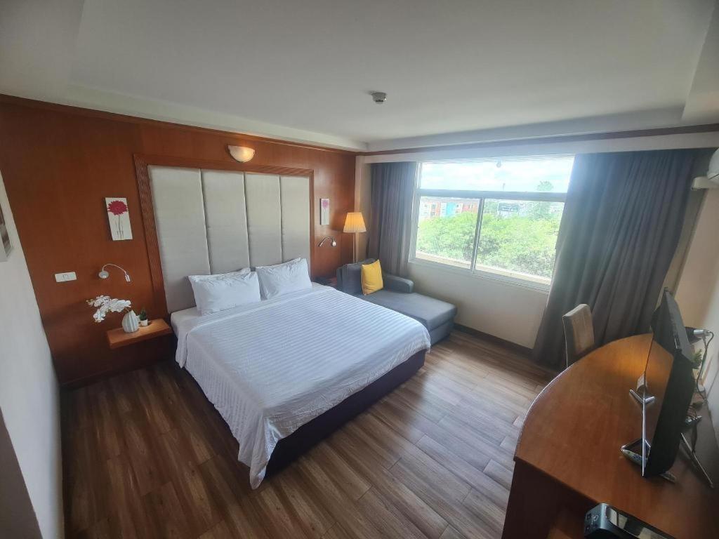Western Grand Hotel Ratchaburi Ban Bang Kra Exterior photo