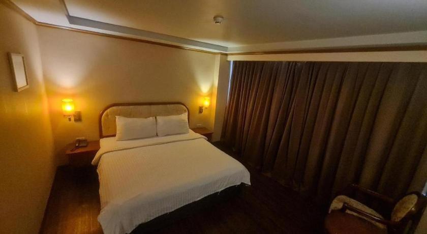Western Grand Hotel Ratchaburi Ban Bang Kra Exterior photo