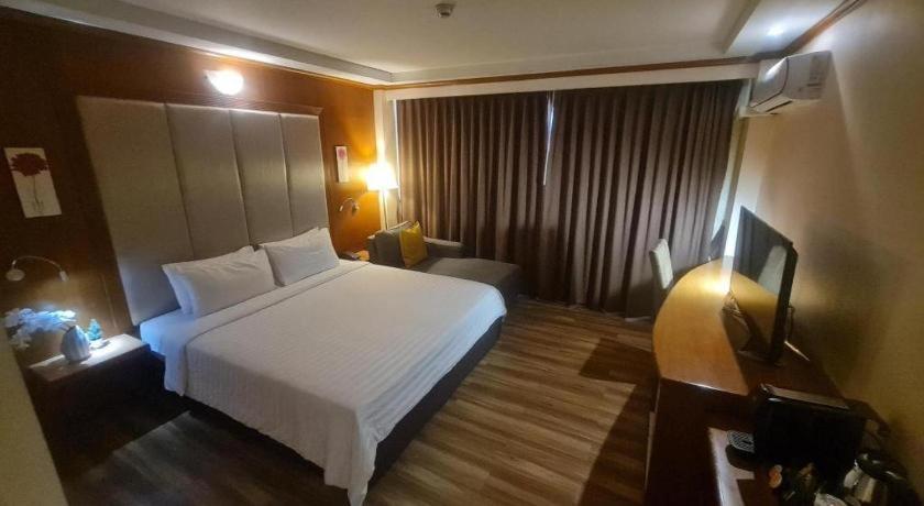 Western Grand Hotel Ratchaburi Ban Bang Kra Exterior photo